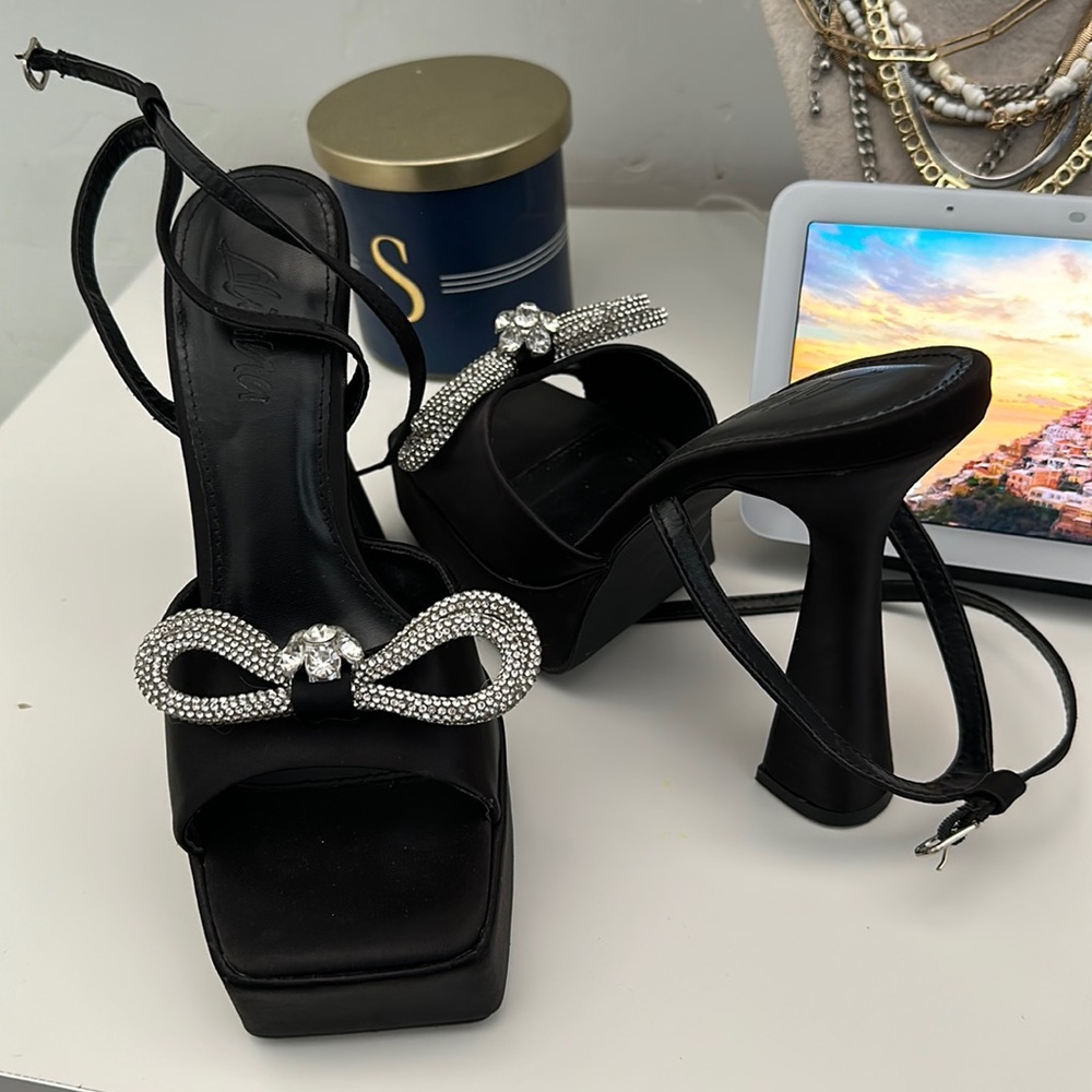 Miss Lola Black Platform Heels Size 8